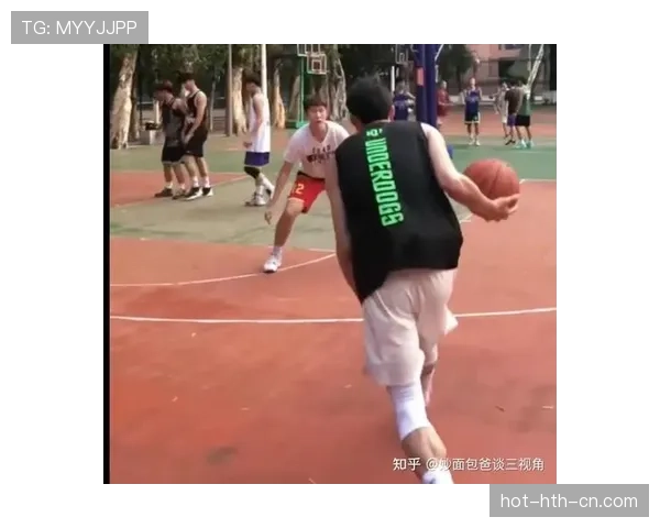 篮球比赛中翻腕违例的规则定义与判定解析